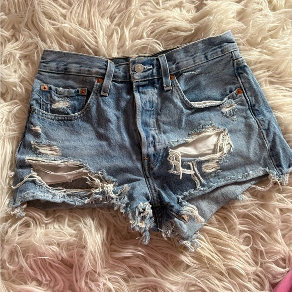 Levi’s 501 High Rise Distressed Cutoff Denim Shorts W26 - Picture 2 of 8